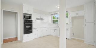 Rolling Hills Ranch House — Updated 3BR Home on a Massive Lot Rolling Hills Ranch House — Updated 3BR Home on a Massive Lot Gallery 11