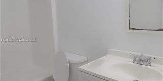 304 NW 30th Ct Gallery 10