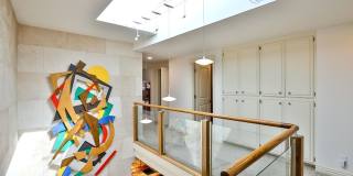 Downtown HB Furnished Flexible Term Rental Gallery 15