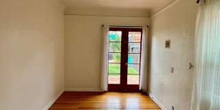 Beautiful 2 bed 1 bath home in University Heights Gallery 17