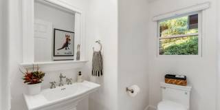 2570 Lillie Avenue Gallery 23