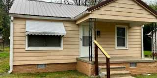 Two bedroom, 1 bath house in Burlington Gallery 1