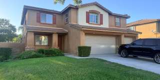 HUGE RENTAL HOME WITH SWIMMING POOL & 3-CAR GARAGE! Gallery 1