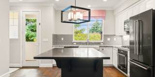 Luxury 3-Bed Townhouse in Hayward Just Built in 2019! Gallery 7