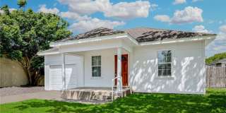 1622 Woodlawn Gallery 2