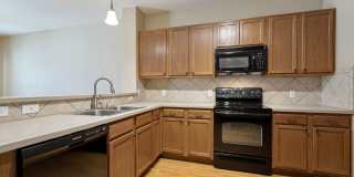 Two Bedroom Townhouse, Great Location! Gallery 10