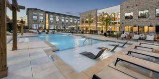 The Statesman Gallery 26