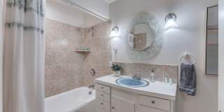 <b>Three Bedroom Home in Midtown District<br><br> Gallery 10