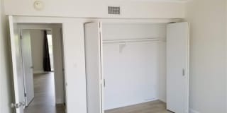 4279 W Sarah Street Gallery 21