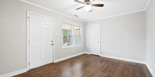 Renovated 2 bed/1 bath duplex minutes from downtown! Gallery 6