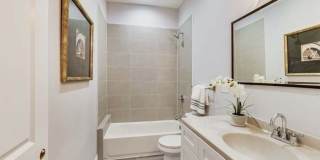 4516 S King Drive Gallery 13