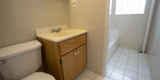 5416 S. Woodlawn Avenue Gallery 24