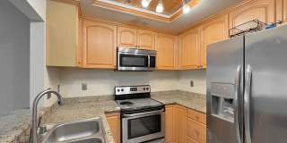 SD: Comfortable 2BD/2BA Condo in Golden Hill with A/C, Reserved Parking & In-Unit Laundry Gallery 3