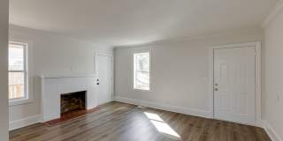 Newly Renovated 3BR/1BTH with Loft for Rent! Gallery 9