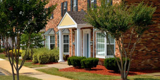 Gainsborough Court, Churchill Mews, and Copperfield Square Apartments & Townhomes Gallery 77