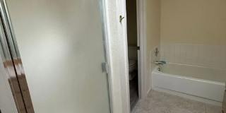 Large 6-Bedroom Home with a Fenced Yard, Pet Friendly! Gallery 22