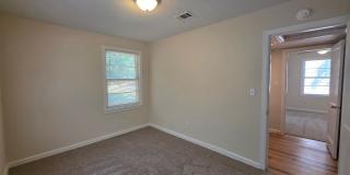 Updated 2BR/1BA Home with a fenced back yard Gallery 21