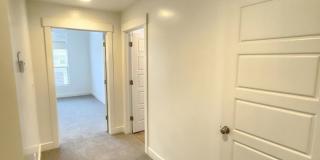 Newer4 Bedroom Town Home Gallery 19