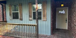 Private Treehouse Views - 3 Bed 2 Bath Home on Cul de sac! Gallery 1