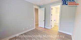 Bright & Open End Unit Townhome Bright & Open End Unit Townhome Gallery 6