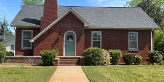 Historic Charm: walk to town Gallery 1