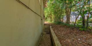 $650- Updated 2 bed/1 bath apartment near Medical Center, with brand-new appliances! Gallery 4