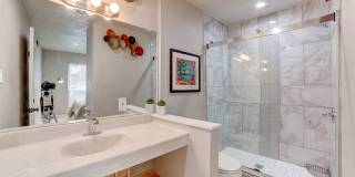 Fully furnished condo unit - all bills paid Gallery 9