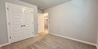 **Gorgeous Newer Build! 3 Bed 2 Bath** Gallery 18