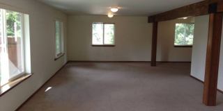 Pre-Leasing Now! 7 Bed 3 Bath with Bonus Room! Gallery 6