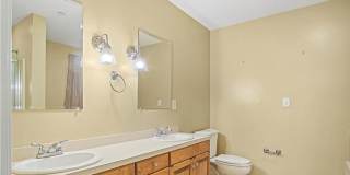 PORT WARWICK Gallery 18