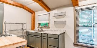 Unique with a Artsy Flare    2 Bed/1.5 Bath in Edgemere Park $995/month! Gallery 16