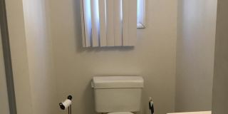 Fantastic, Modern 3-bedroom, 2.5 Bath Townhouse w/ Backyard Gallery 14