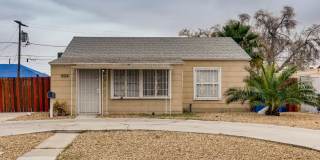 Modern 2 Bedroom House With A Huge Backyard! Modern 2 Bedroom House With A Huge Backyard! Gallery 1