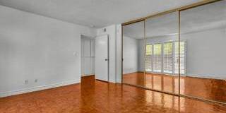 938 5th Street Gallery 5