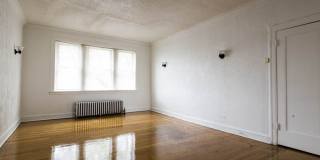 1735 W 79th Street Gallery 10