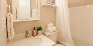 Donna Manor Gallery 1