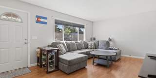3 bed 2 1/2 bath Tri-level near Downtown Castle Rock! Gallery 4