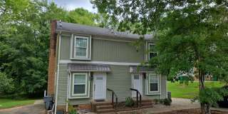 Charming 2-bedroom, 1-bath duplex unit Gallery 1