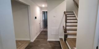 3BR/2.5BA End Unit Townhome Gallery 4
