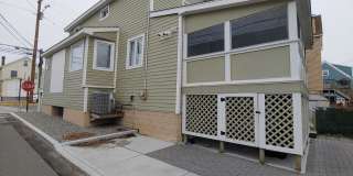 800 E Broadway Gallery 18