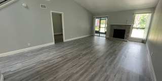 3 Bedroom 2.5 Bathroom Townhome located in Pelican Bay Gallery 16