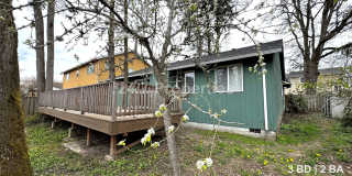 Updated 3BD | 2BA Home with Garage & Large Deck - Hillsboro Gallery 17