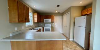 Wonderful 4 Bedroom 2.5 Bathroom Two Story Home in Lawrence! Gallery 12