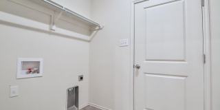 5636 Lehigh Street Gallery 9