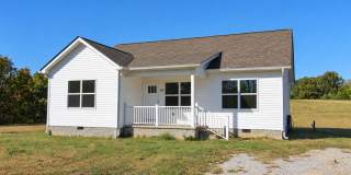 Brand-New 3-Bedroom Home with Vaulted Ceilings & a Back Deck Gallery 1
