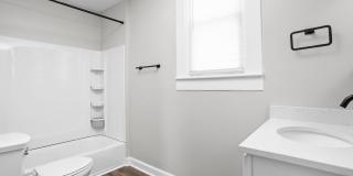 413 E Caven Street Gallery 25