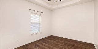 402 Hackberry Avenue Gallery 9