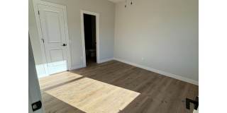 5940 Cadiz Street Gallery 5