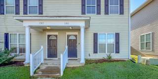 NICE & Newer 3/3 w/ Island Kitchen, Washer/Dryer, Mins to FSU & TSC! Comm Pool & Gym! $1495/month Avail NOW! Gallery 1
