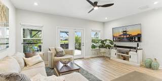 105 MEADOW CREEK Drive Gallery 10